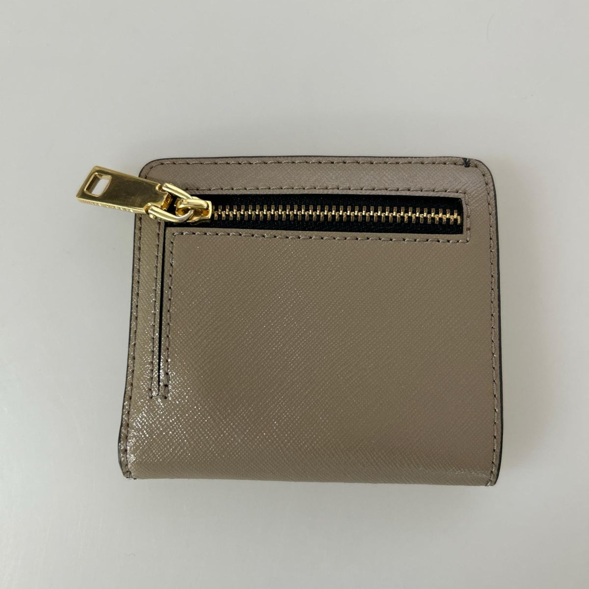 コンパクトウォレット MARC JACOBS M0010207-965 ベージュ