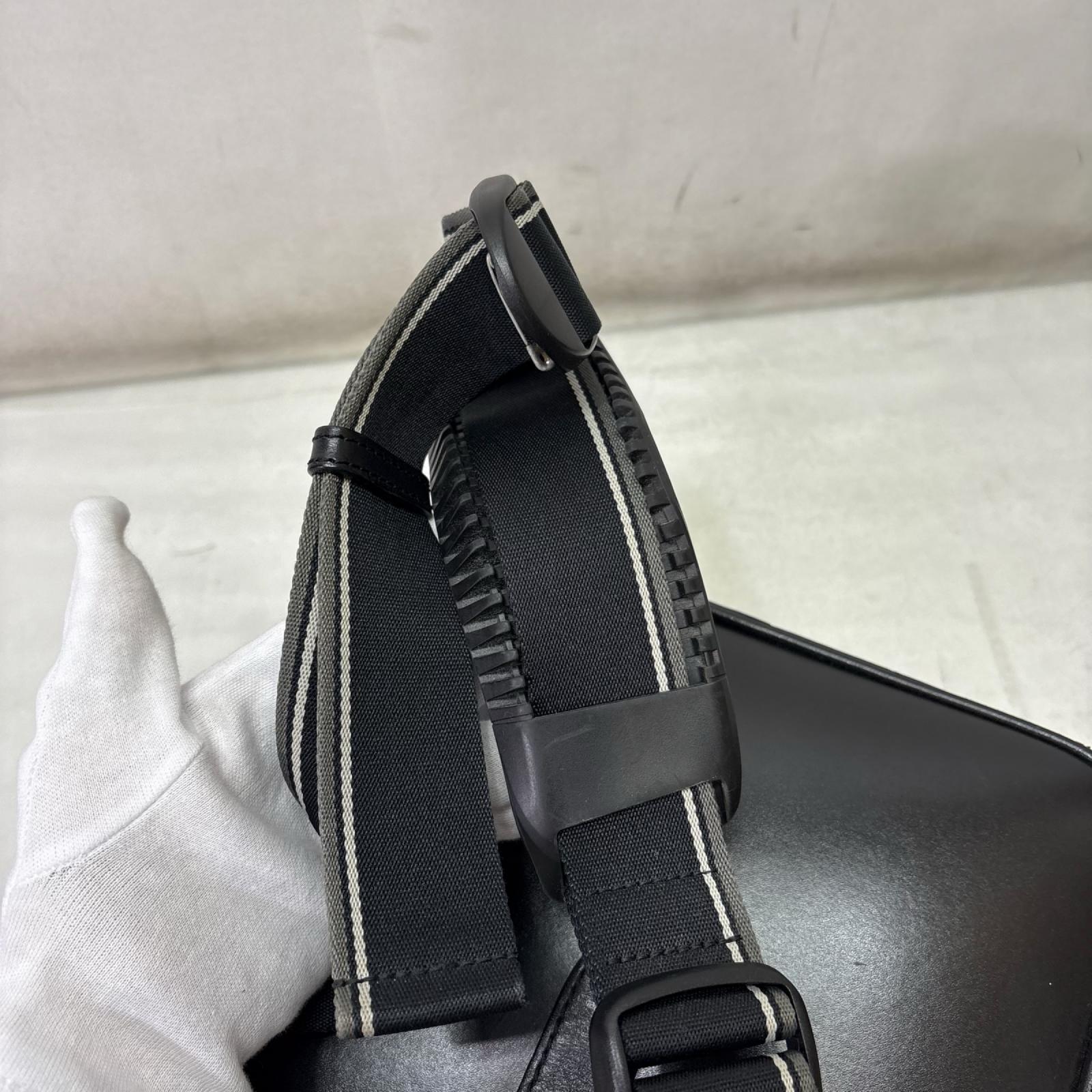 ショルダーバッグ ダレスバッグ ブラック