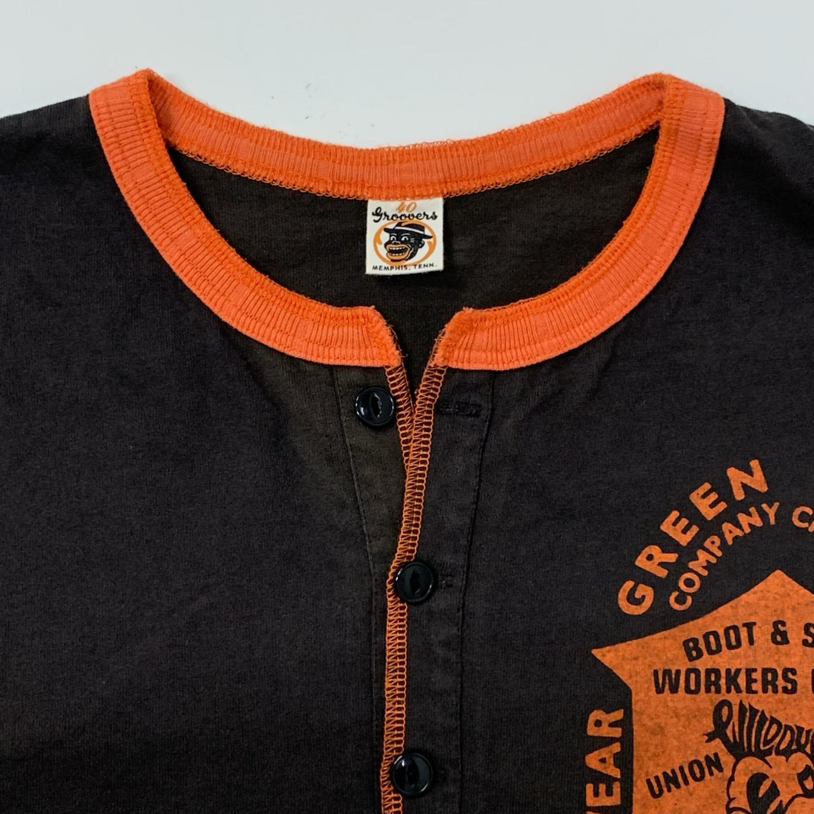 半袖Tシャツ Groovers ヘンリーネックプリントTee 40 ブラウン L ブラウン