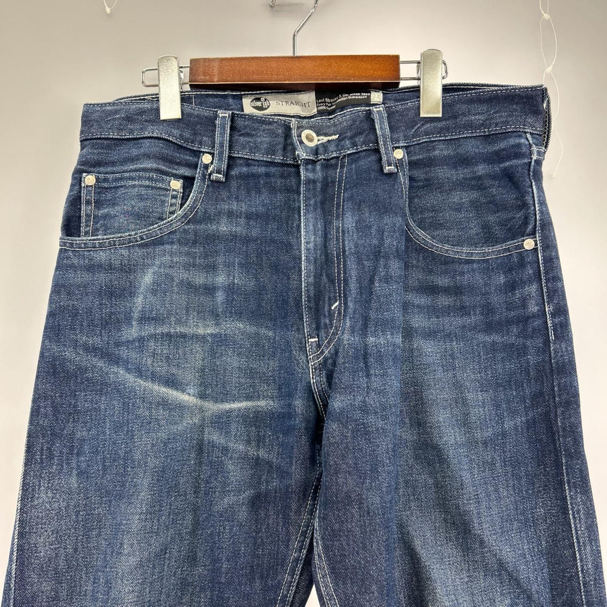 デニムパンツ Levi's SILVERTAB STRAIGHT デニムパンツW32L32 インディゴ