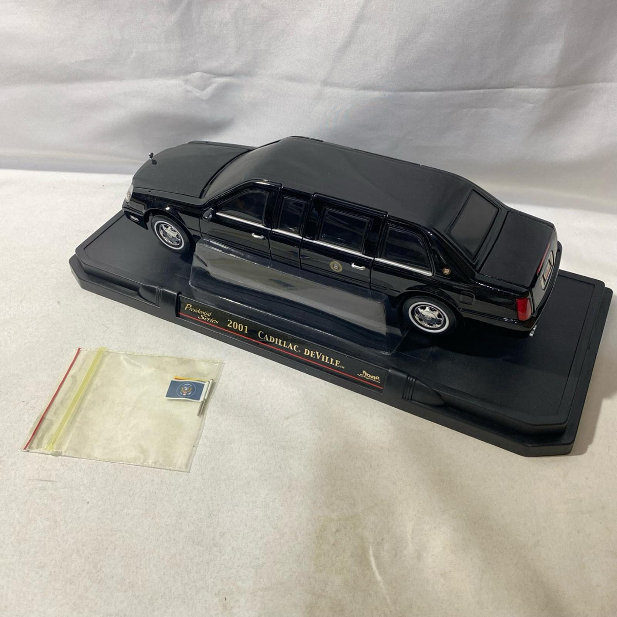 Presidential Series CADILLA LIMOUSINE スケールカー