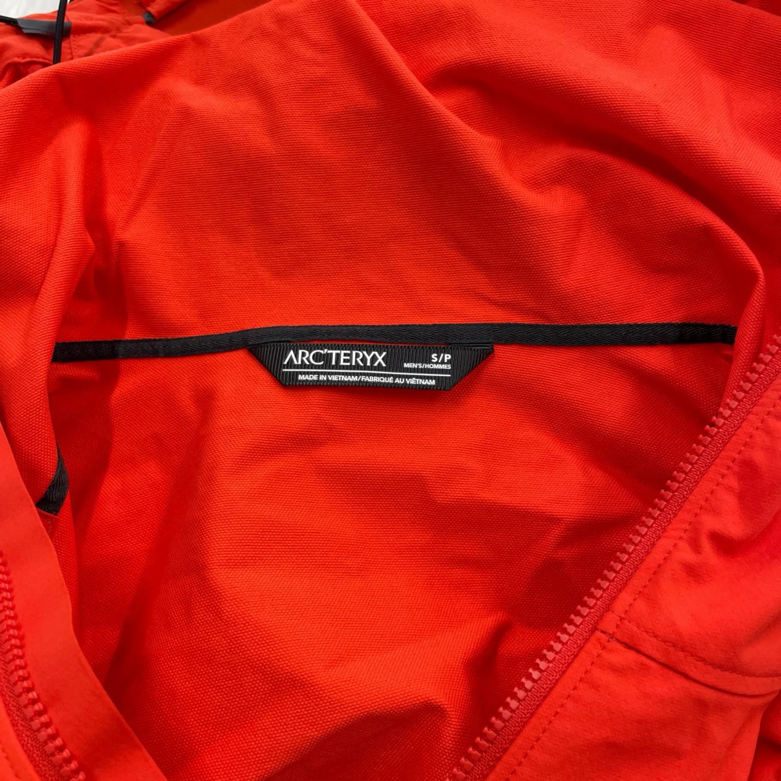 マウンテンパーカー SERRATUS HOODY 赤 S S レッド