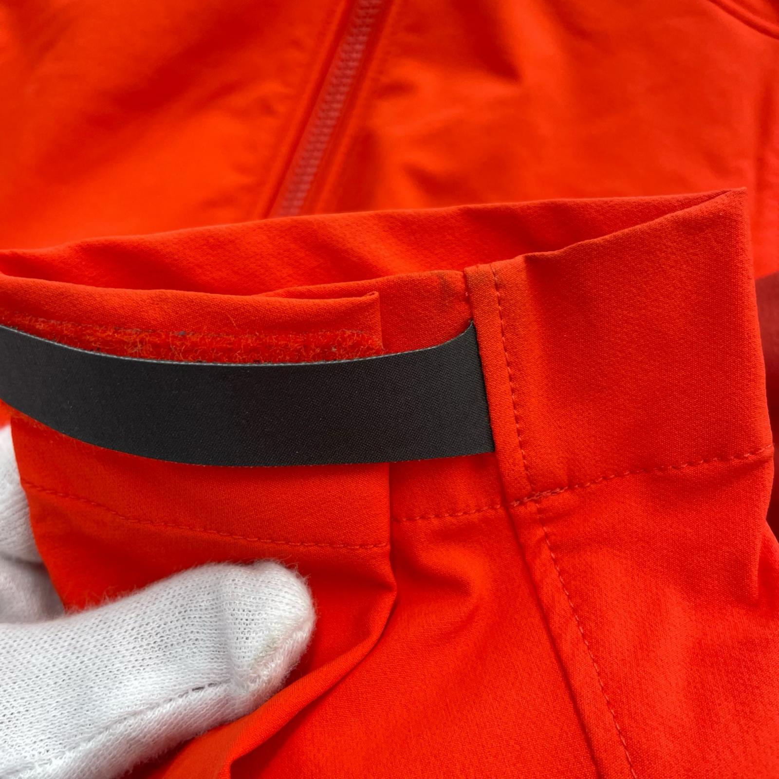 マウンテンパーカー SERRATUS HOODY 赤 S S レッド