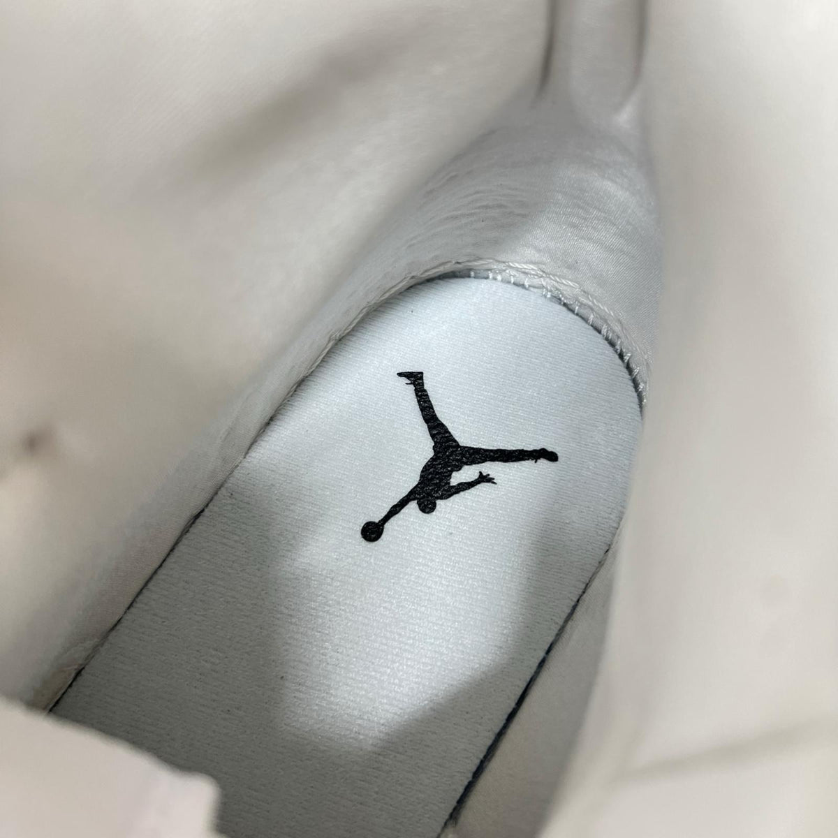 スニーカー Air Jordan 1 Mid 554724-129 10ハーフ 28.5cm (US10 1/2 UK10 EU47) ホワイト