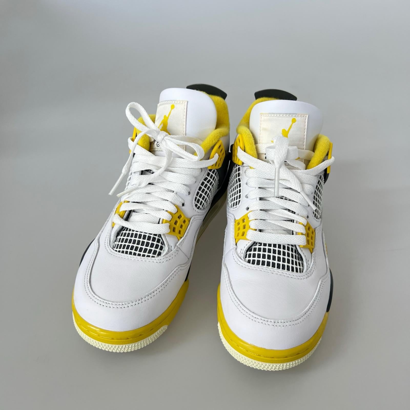 スニーカー NIKE AIR JORDAN 4 RETRO Vivid Sulfur AQ9129-101 (25) 24.5cm (US6 1/2 UK6 EU39) ホワイト