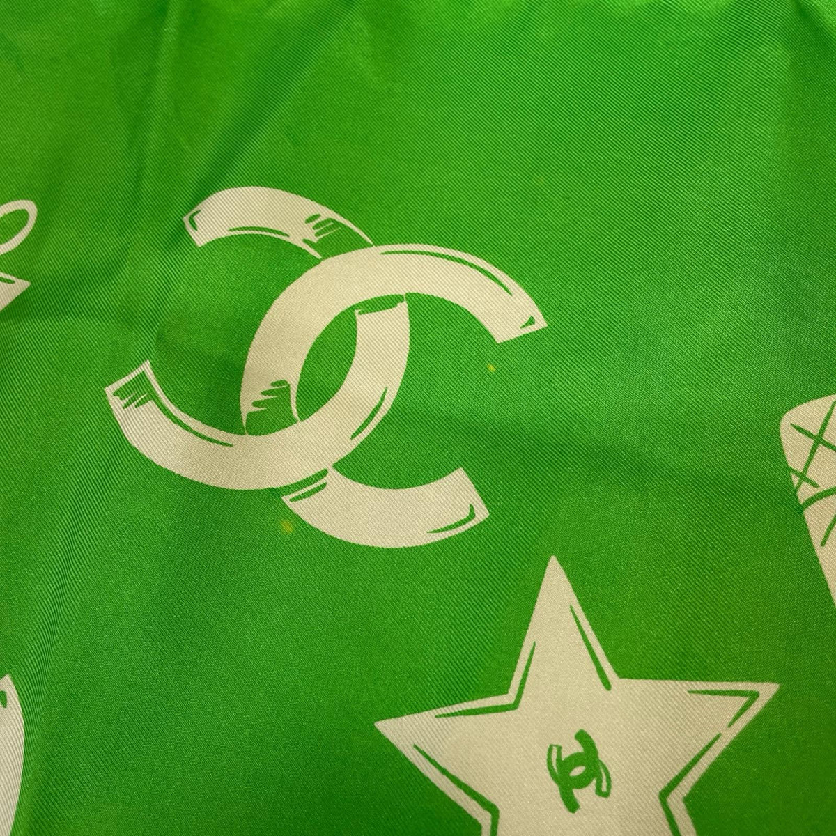 CHANEL シルクスカーフ