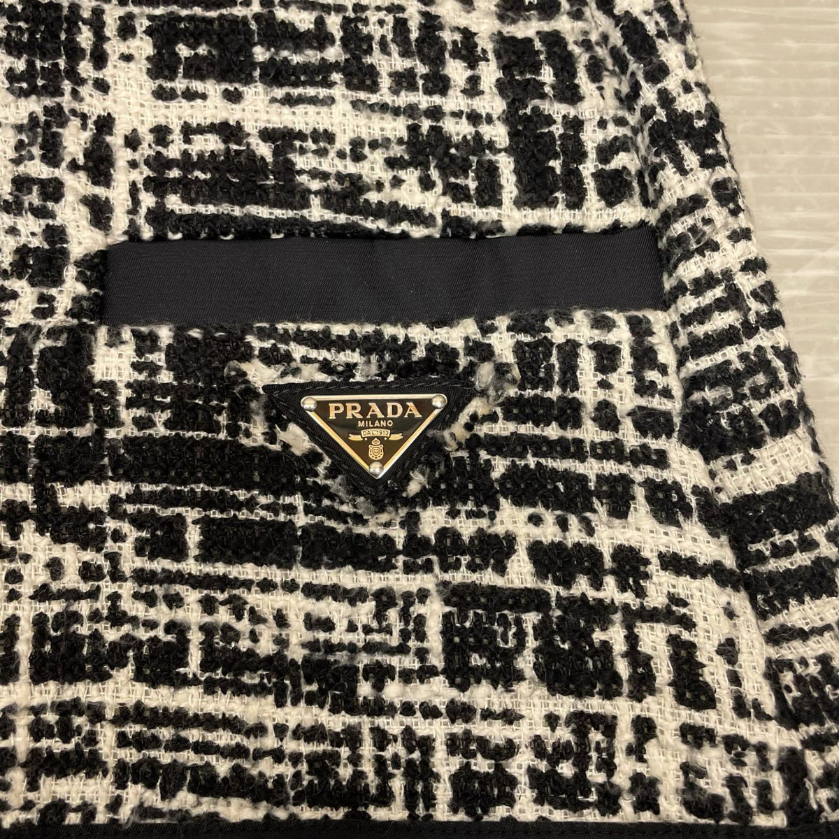 PRADA 三角ロゴプレート ツイードスカート 40