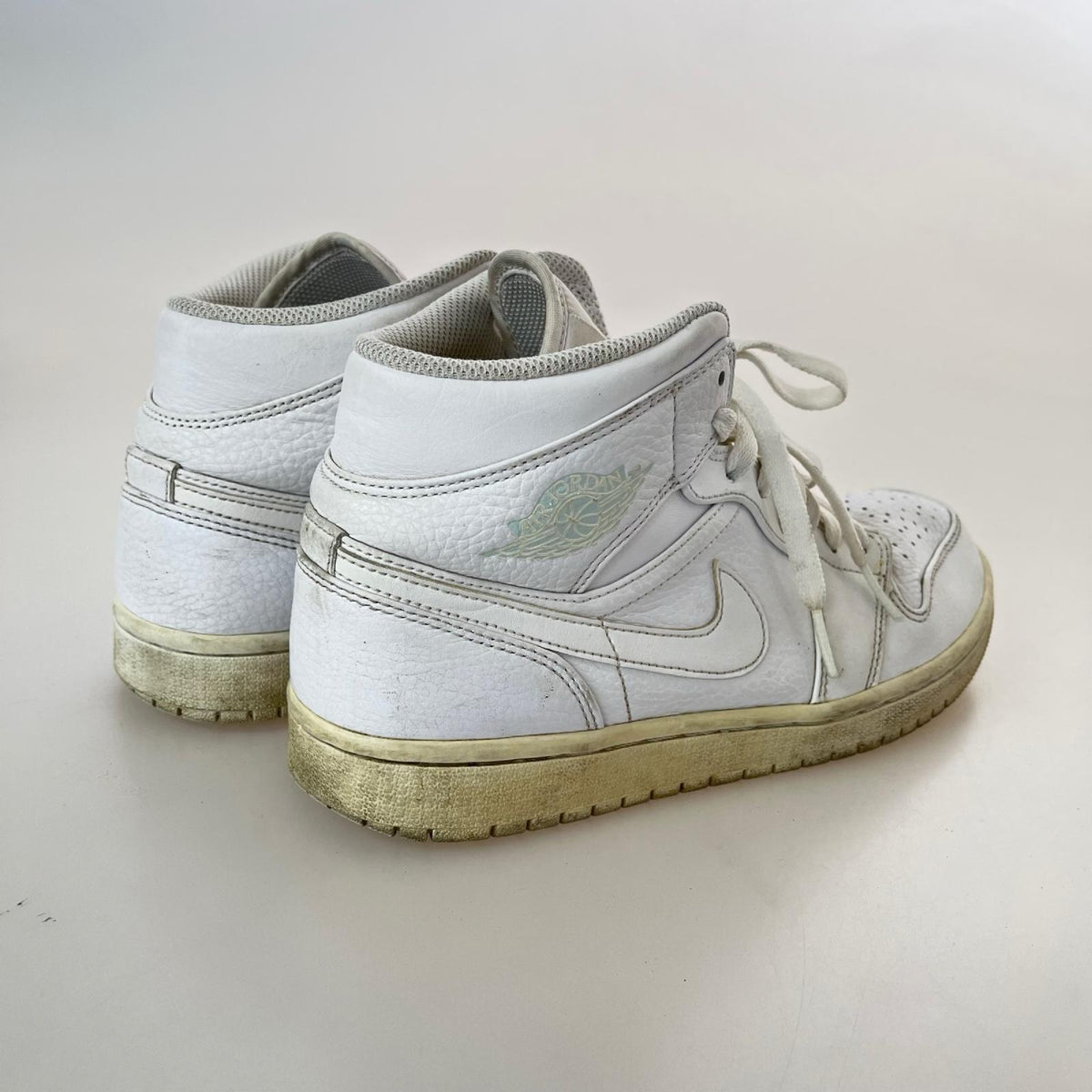 スニーカー Jordan1 Mid Triple White 554724-109 26 ホワイト