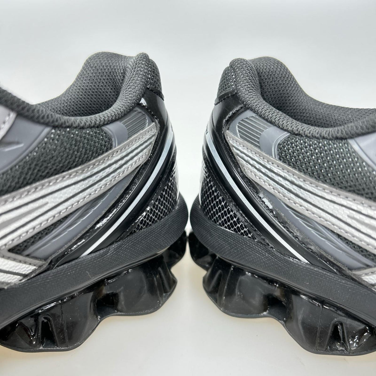 スニーカー 1203A591-024 28.5cm (US10 1/2 UK10 EU47)