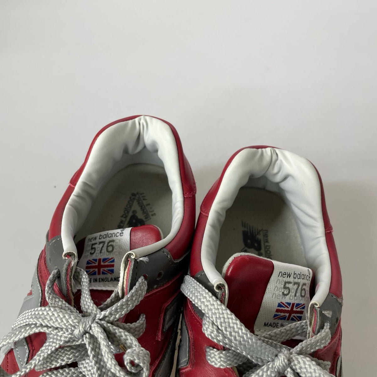 スニーカー M576RED イングランド製 レッド