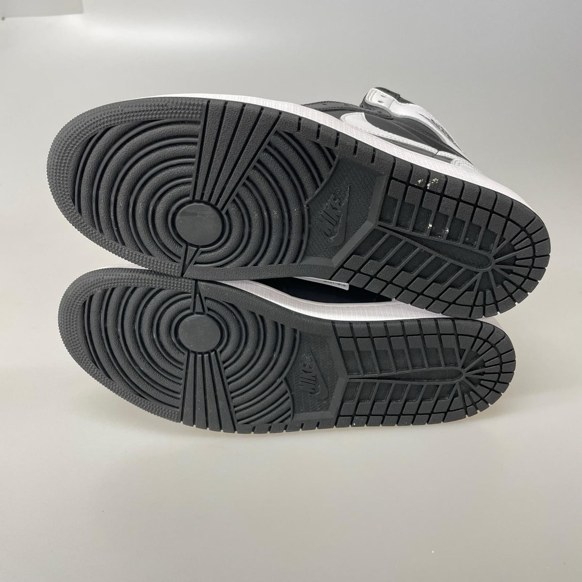 スニーカー Air Jordan 1 Retro High OG Black/White DZ5485-010 29cm (US11 UK10 1/2 EU48)