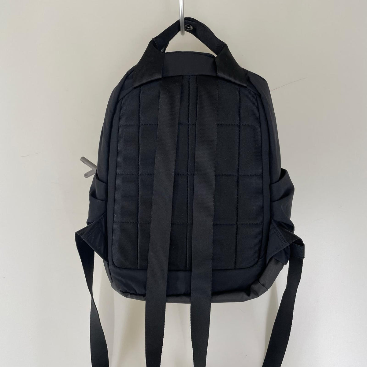 リュック・デイパック NEVER STOP MINI DAYPACK ブラック