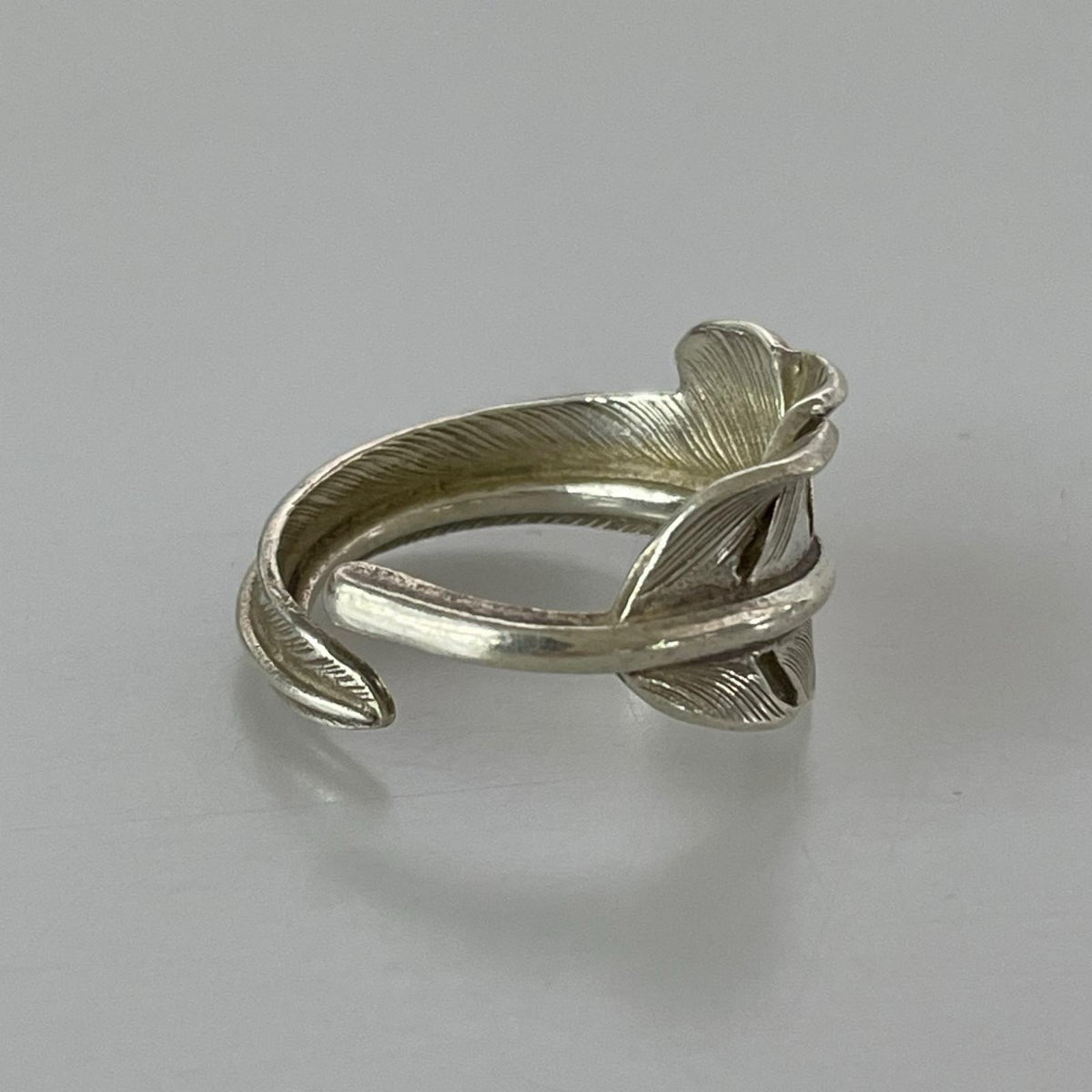 リング・指輪 LARRY SMITH KAZEKIRI FEATHER RING シルバー