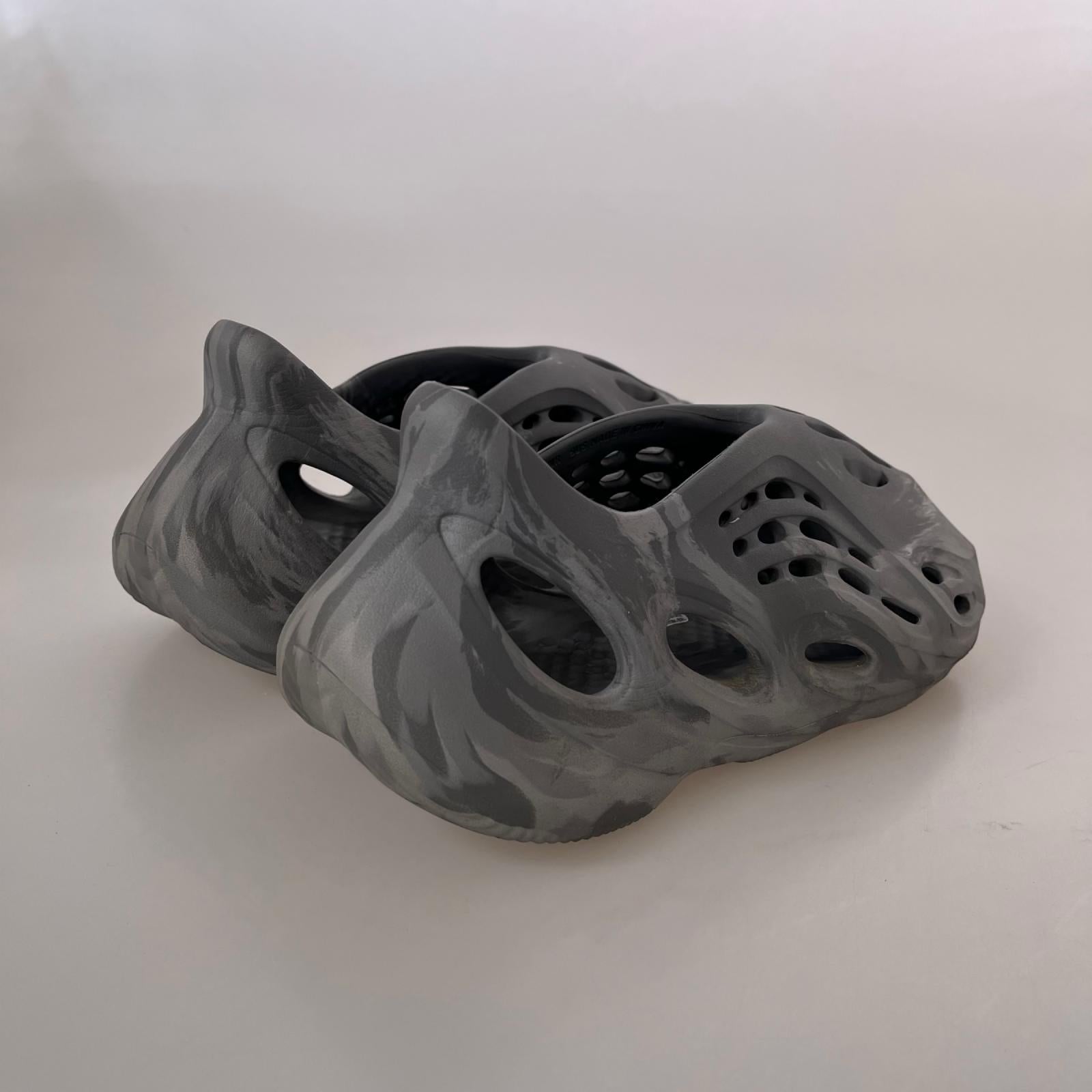 サンダル YEEZY FOAM Runner MX Granite IE4931 27.5 27.5cm (US9 1/2 UK9 EU45) グレー