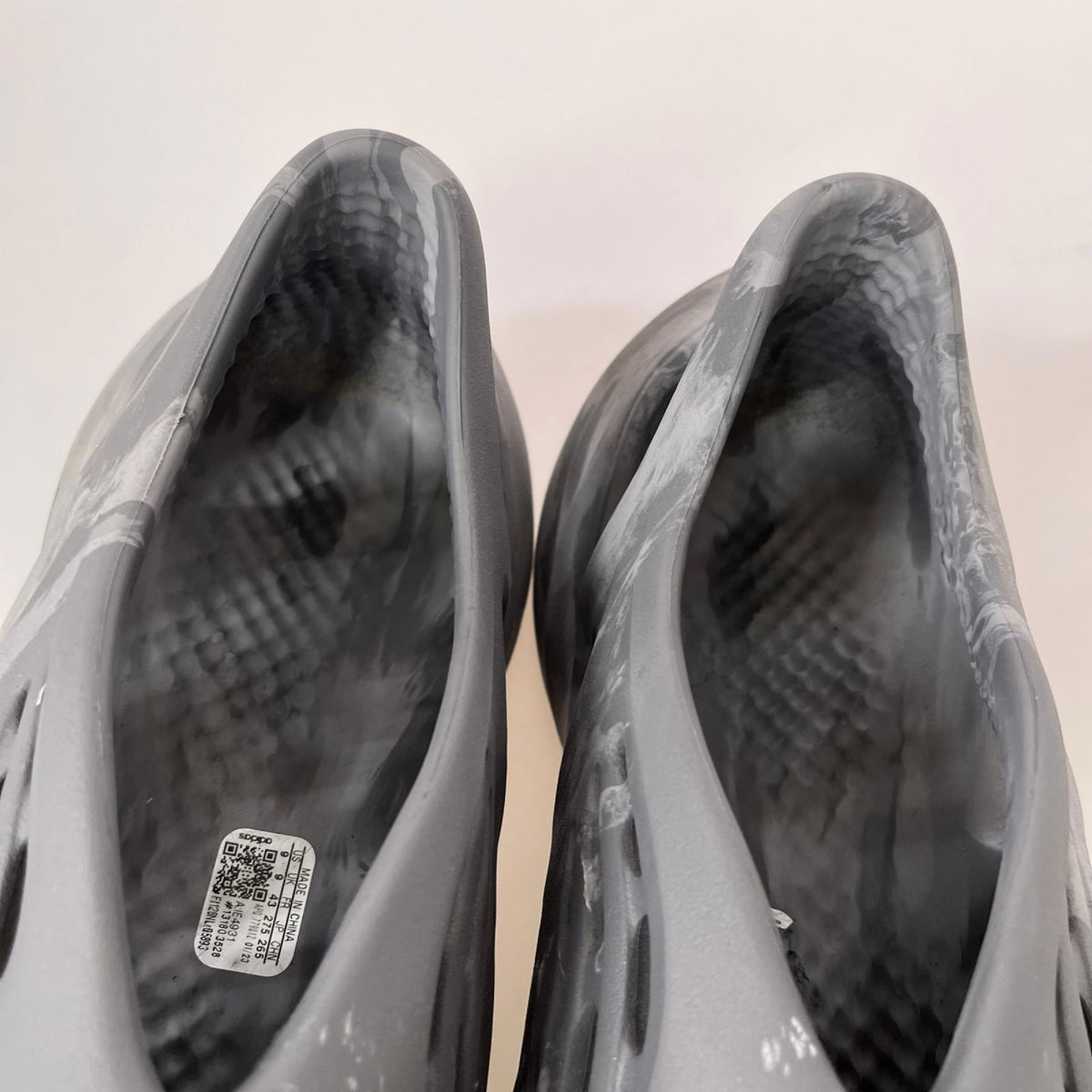 サンダル YEEZY FOAM Runner MX Granite IE4931 27.5 27.5cm (US9 1/2 UK9 EU45) グレー
