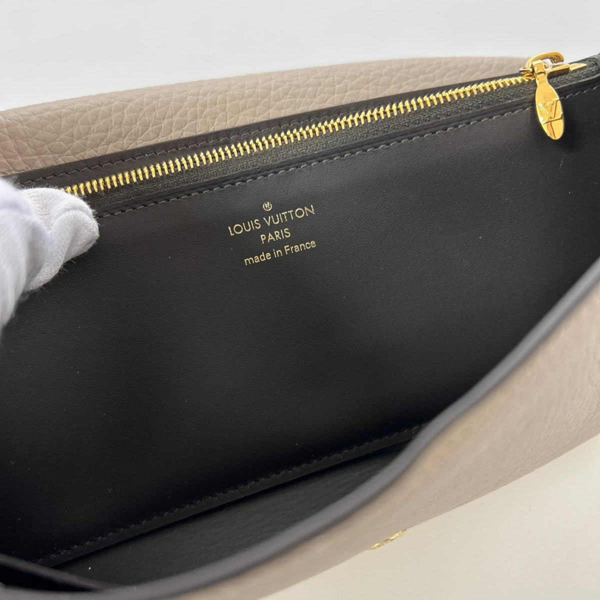 LV/M61249/ポルトフォイユ・カプシーヌ