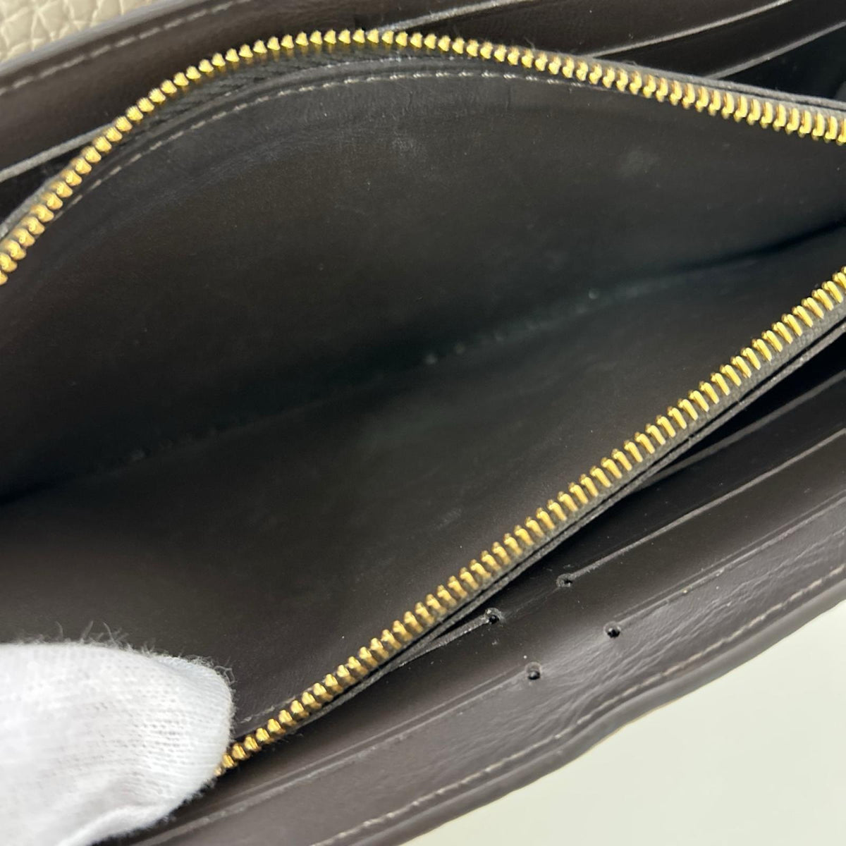 LV/M61249/ポルトフォイユ・カプシーヌ
