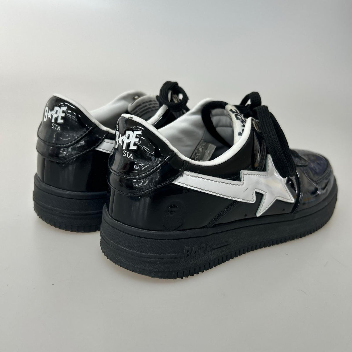 スニーカー BAPE STA エナメル 黒 26cm (US8 UK7 1/2 EU42) ブラック