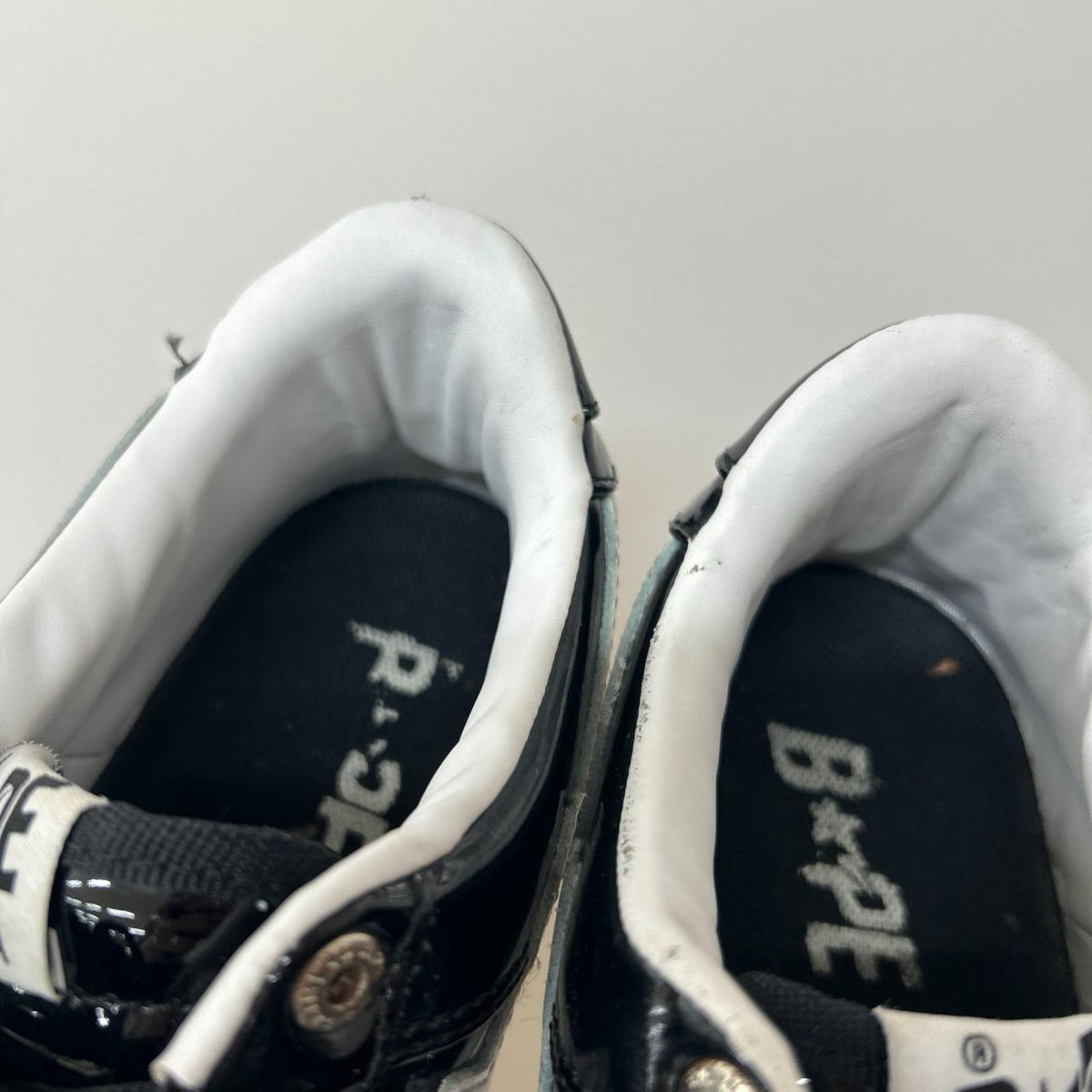 スニーカー BAPE STA エナメル 黒 26cm (US8 UK7 1/2 EU42) ブラック