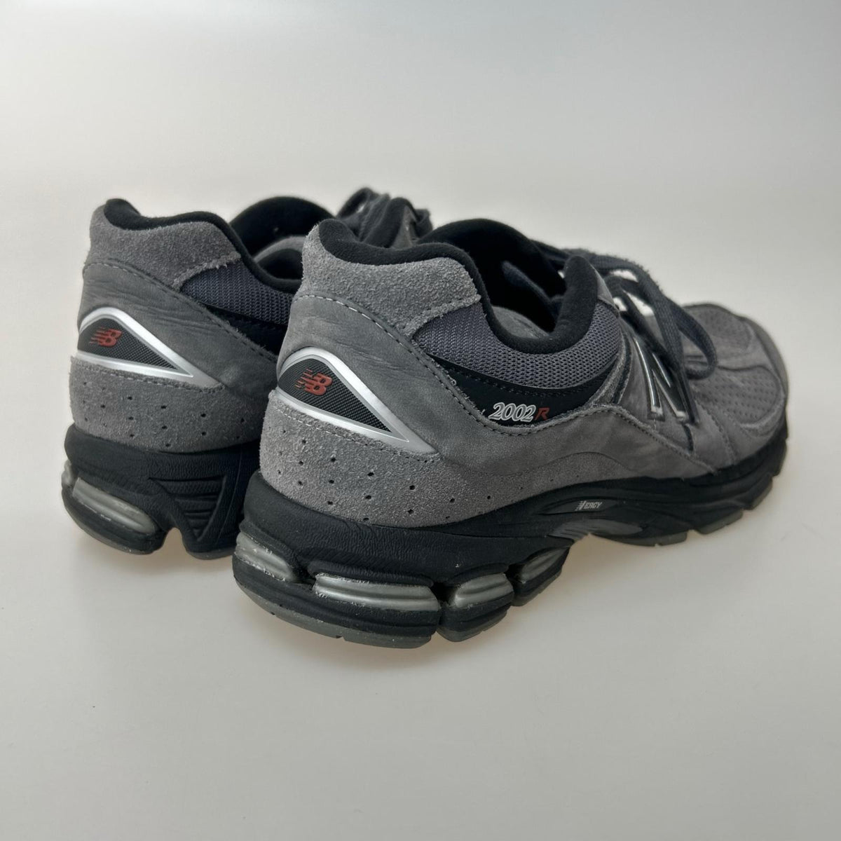 スニーカー M2002REH グレー 27.5cm (US9 1/2 UK9 EU45)