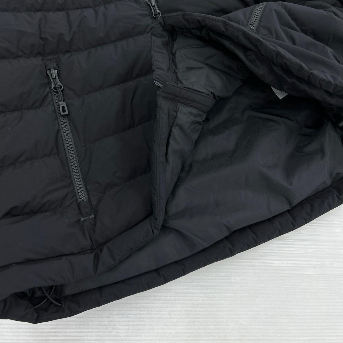 ダウンジャケット MIDDLE DOWN HOODED JACKET ブラック M ブラック