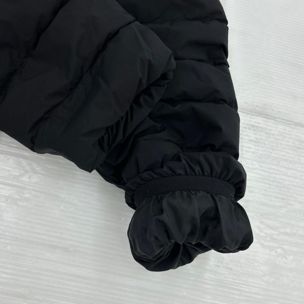 ダウンジャケット MIDDLE DOWN HOODED JACKET ブラック M ブラック