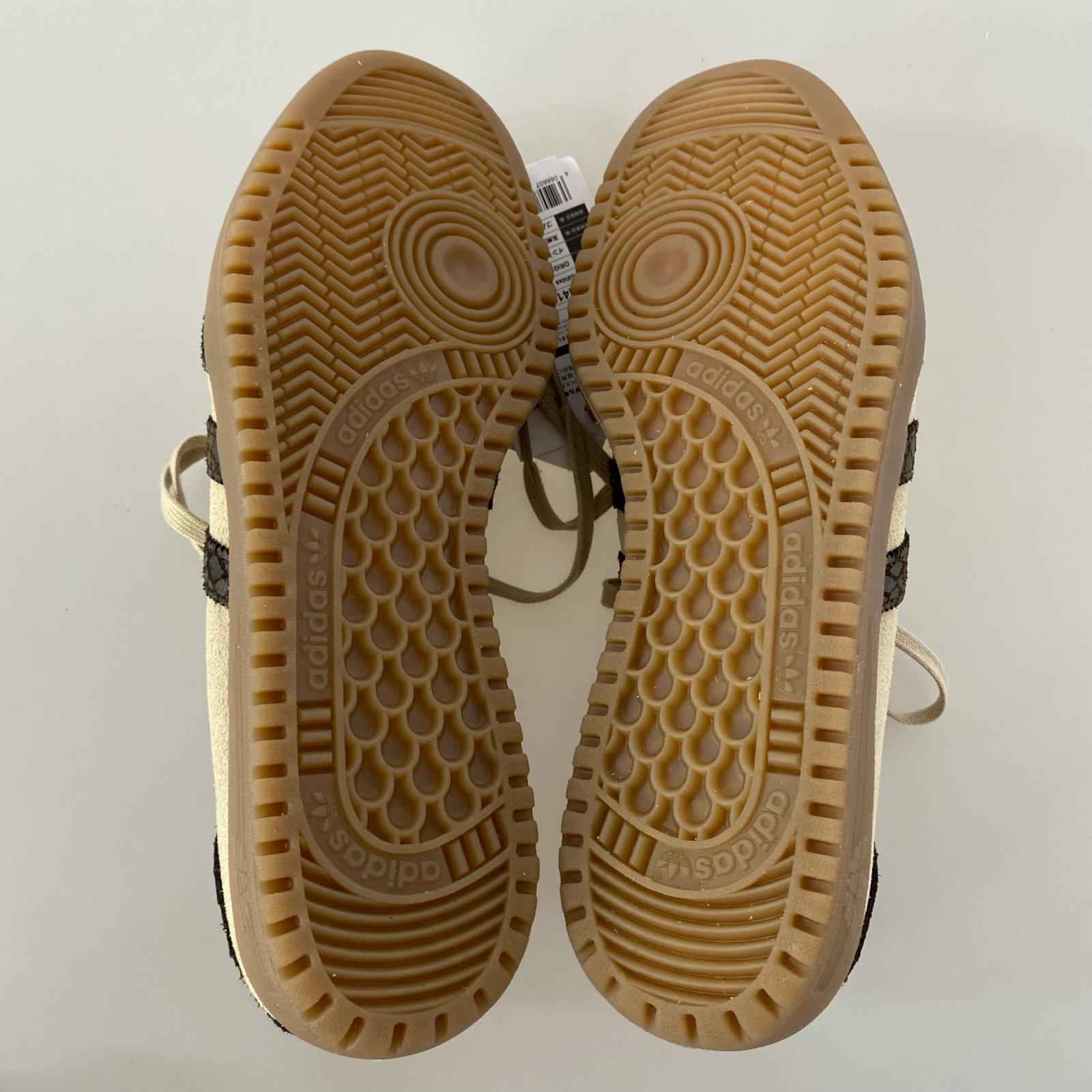 スニーカー BERMUDA IH4183 (27.5) 27.5cm (US9 1/2 UK9 EU45) ベージュ