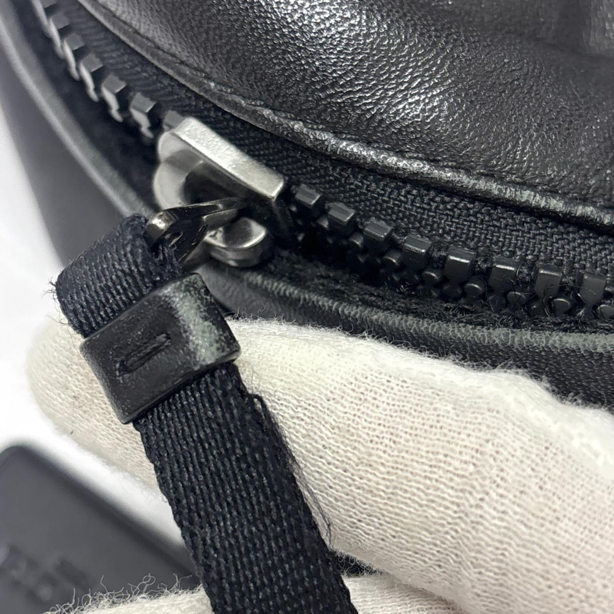 89908/スムーススカーフレザーエッジパックワンショルダー/黒 89908