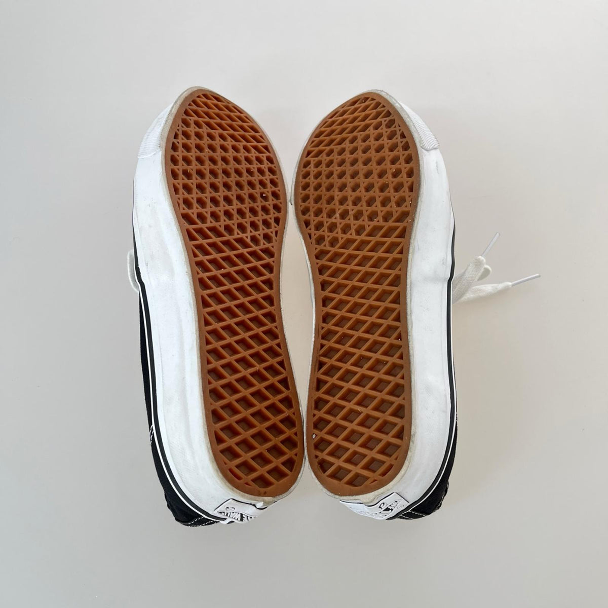 スニーカー premium Authentic 27 ブラック