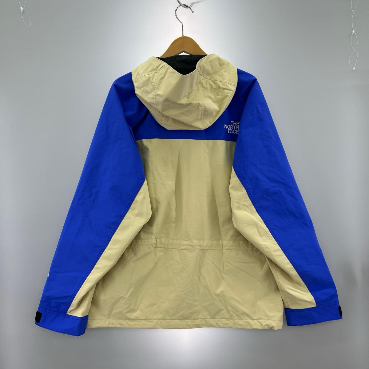マウンテンパーカー Mountain Light Jacket BEG/BLU XL ベージュ