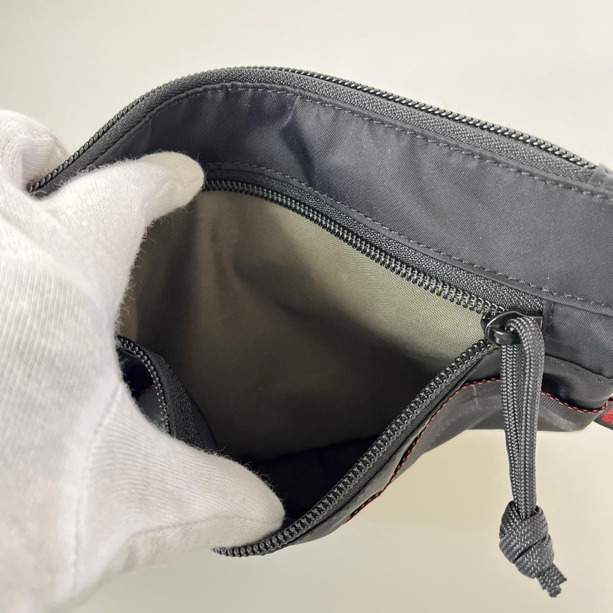 その他バッグ FLAT POUCH フラットポーチ ネックポーチ 黒 ブラック