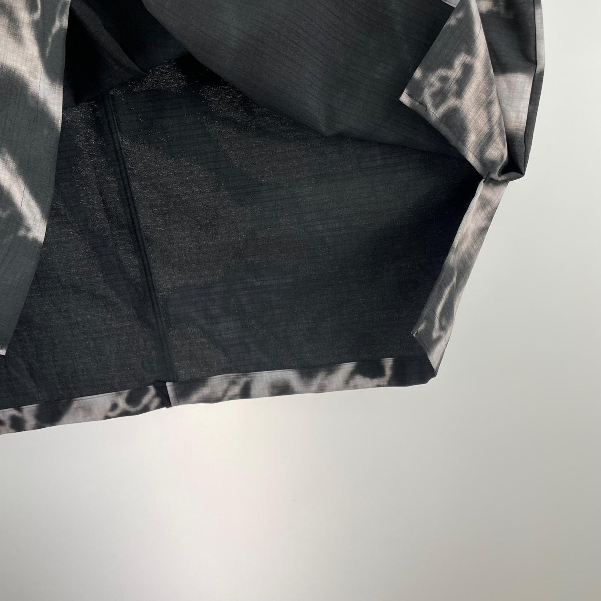 半袖シャツ スキッパーシャツ MONO PRINT 黒 S S