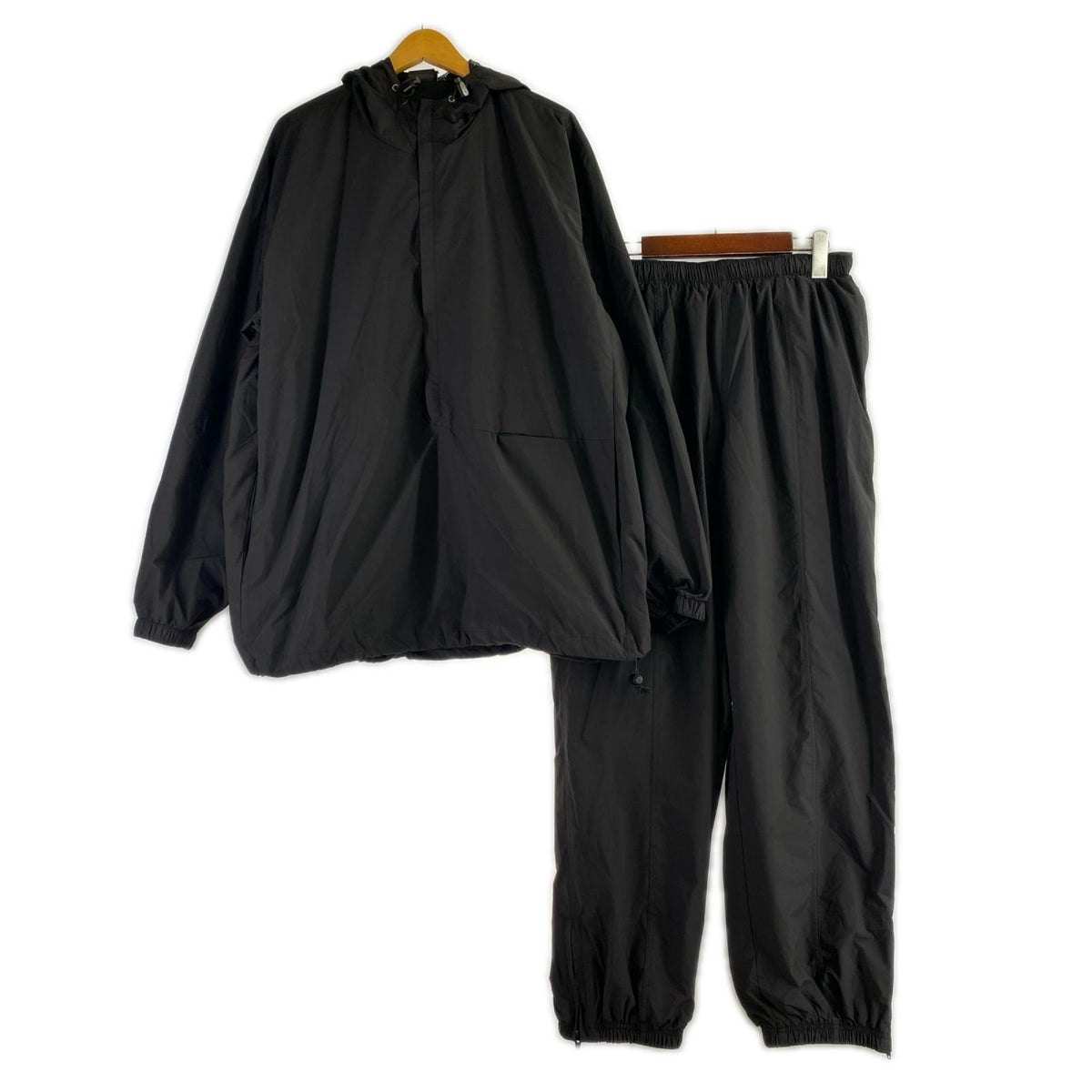 セットアップ MOPS NYLON ANORAK PARKA/PANTS 黒 ブラック