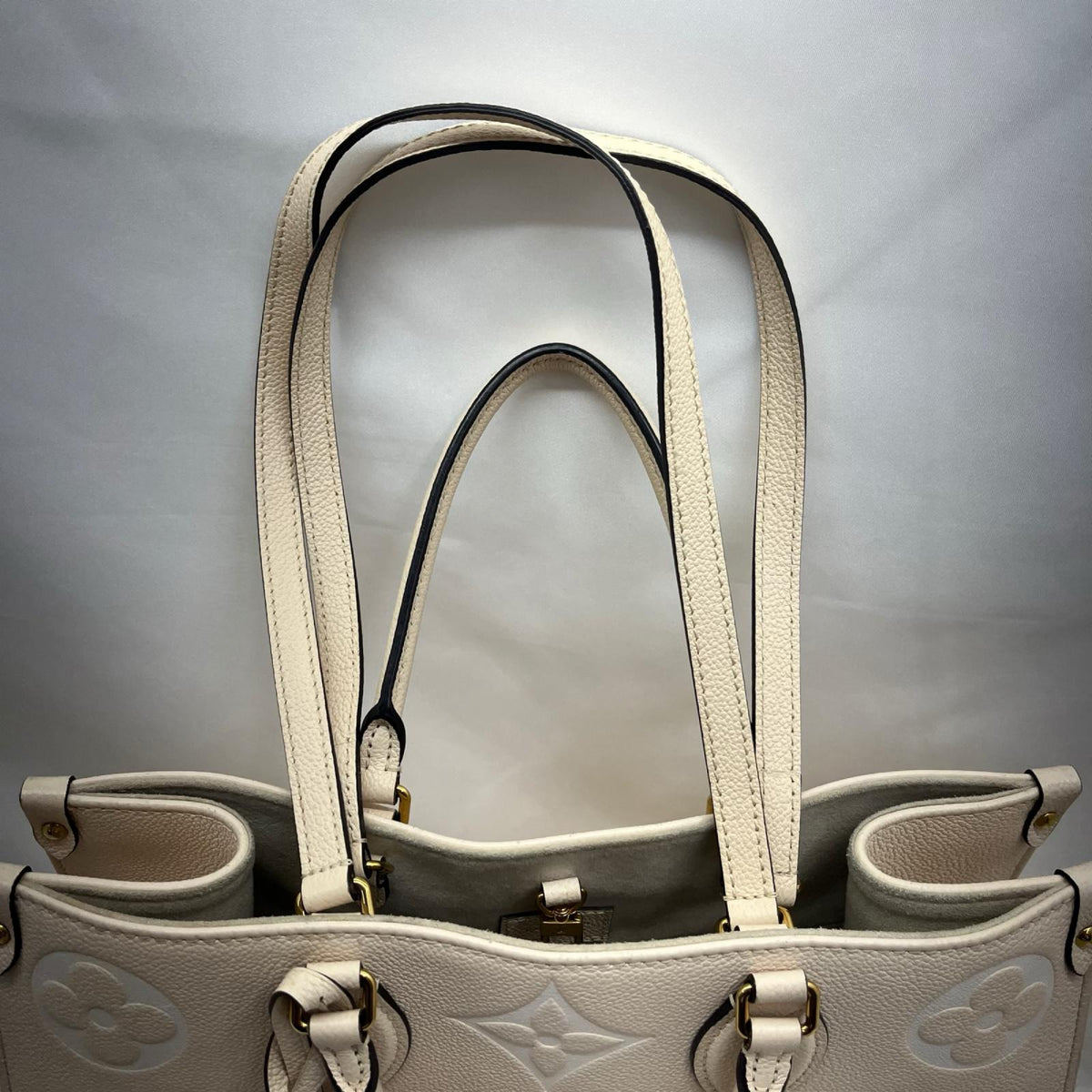 LV/オンザゴーMM/M45717/アンプラント/白