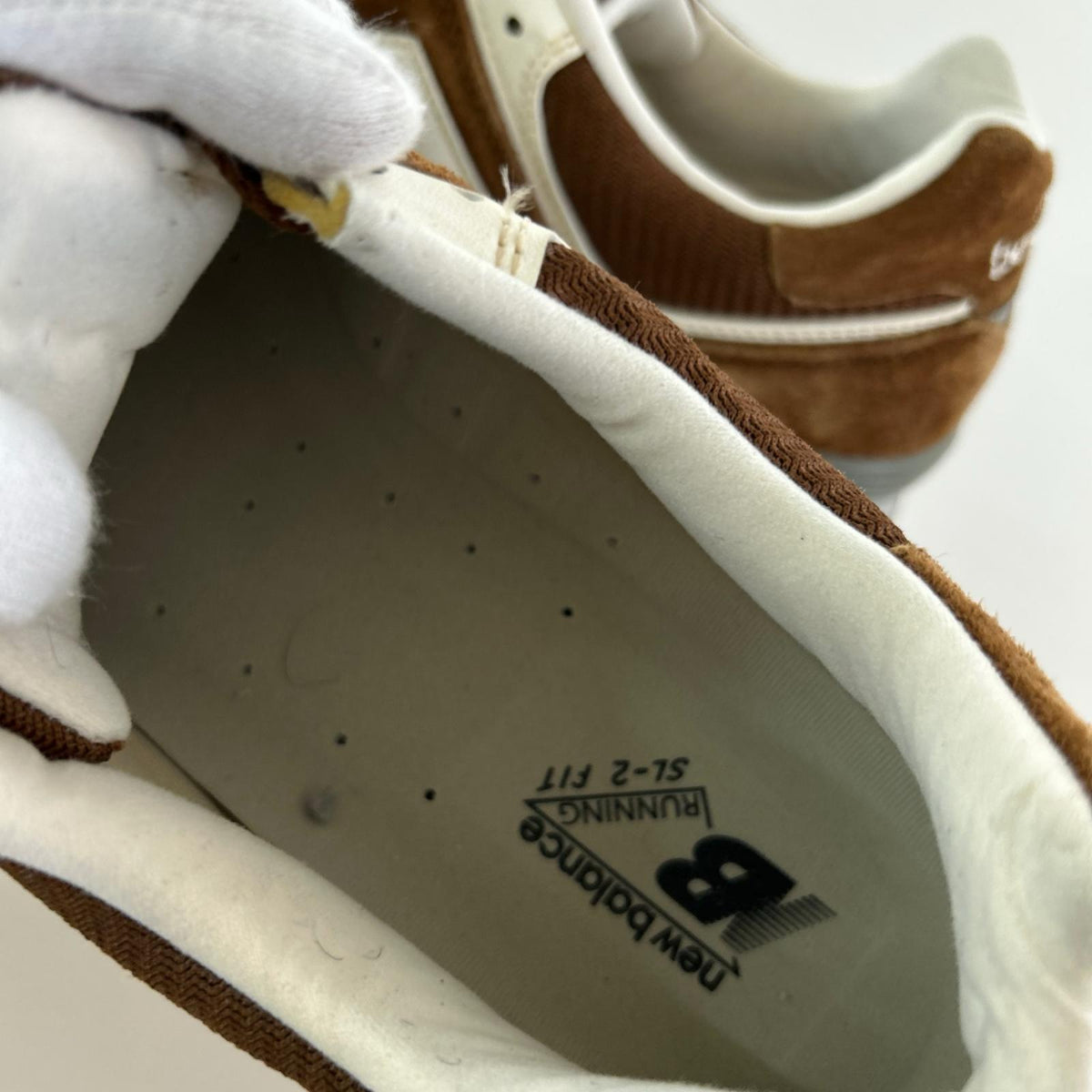 スニーカー OU576BRN BROWN(27) ブラウン