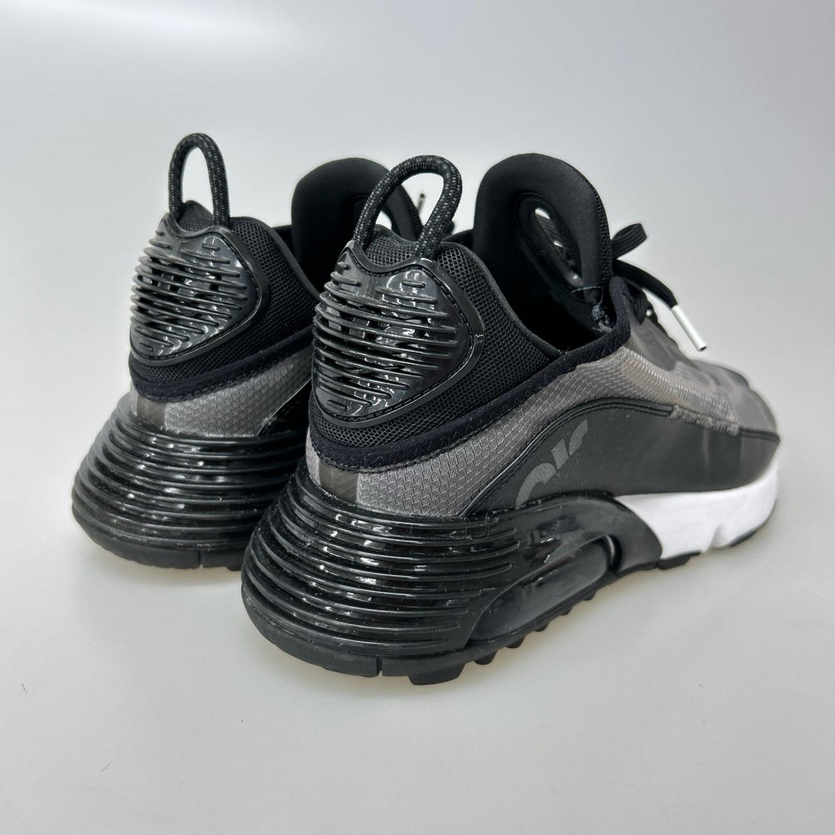 スニーカー AIR MAX 2090 ブラック (27.0) 27cm (US9 UK8 1/2 EU44) ブラック
