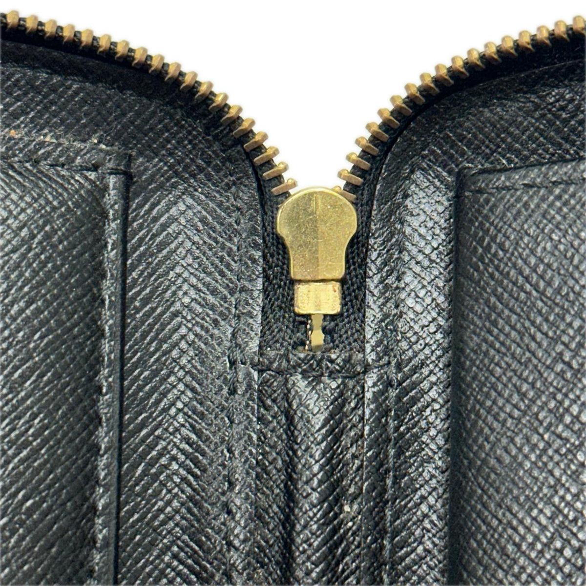LV ジッピーウォレット