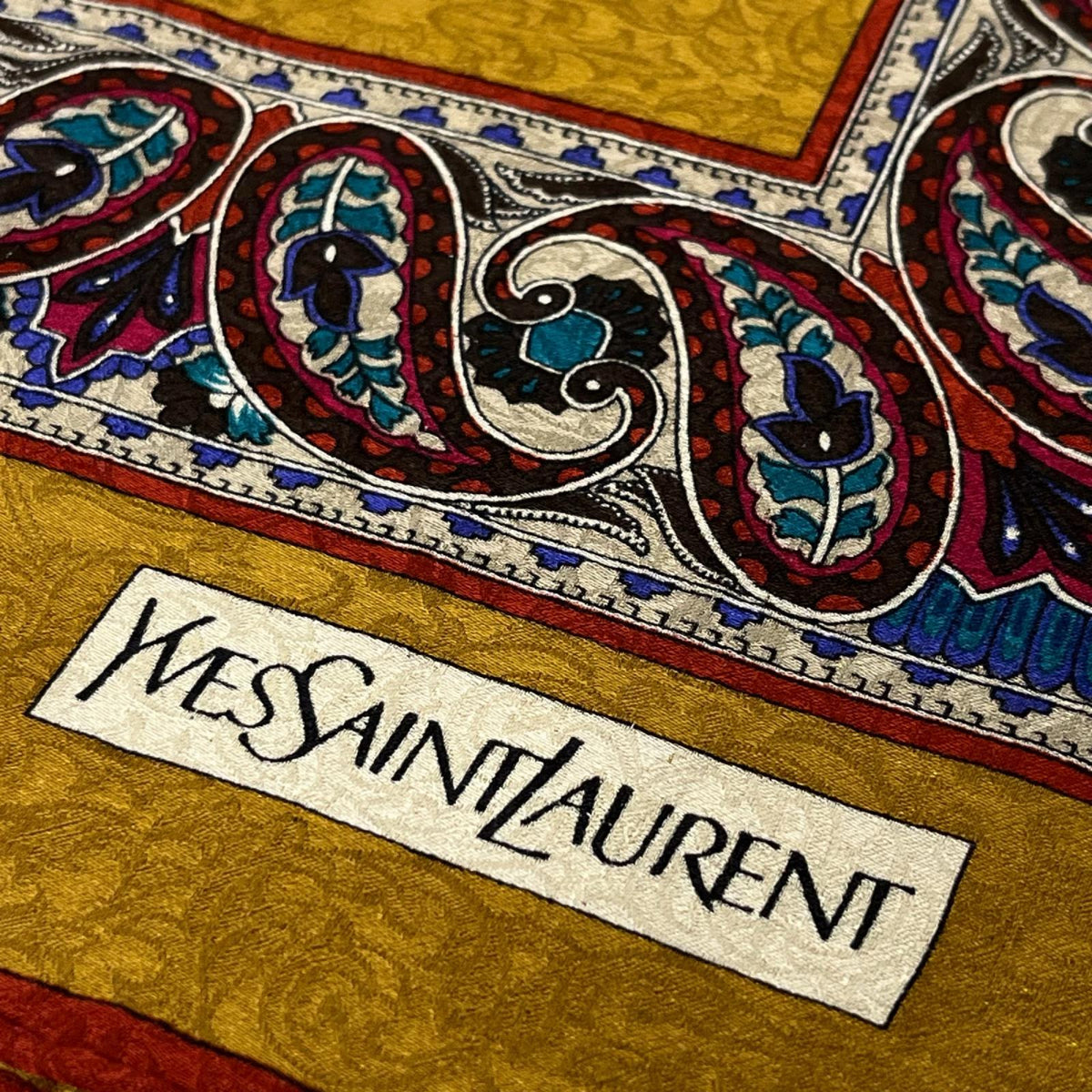 YVES SAINT LAURENT ペイズリー柄 シルクスカーフ