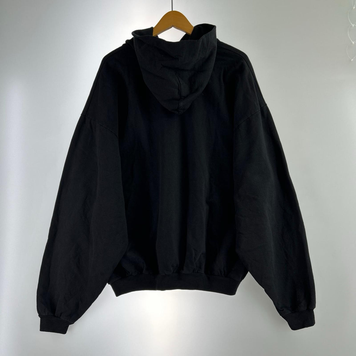 パーカー ×YEEZY/BLACK DOGS HOODIE/2/ブラック 2 ブラック