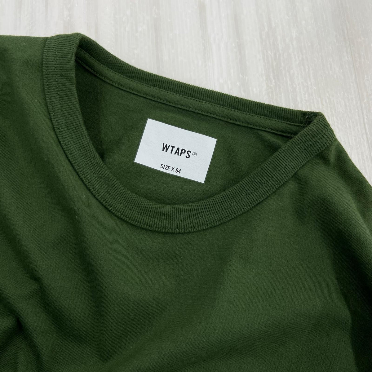 長袖Tシャツ バックプリント グリーン (04) グリーン