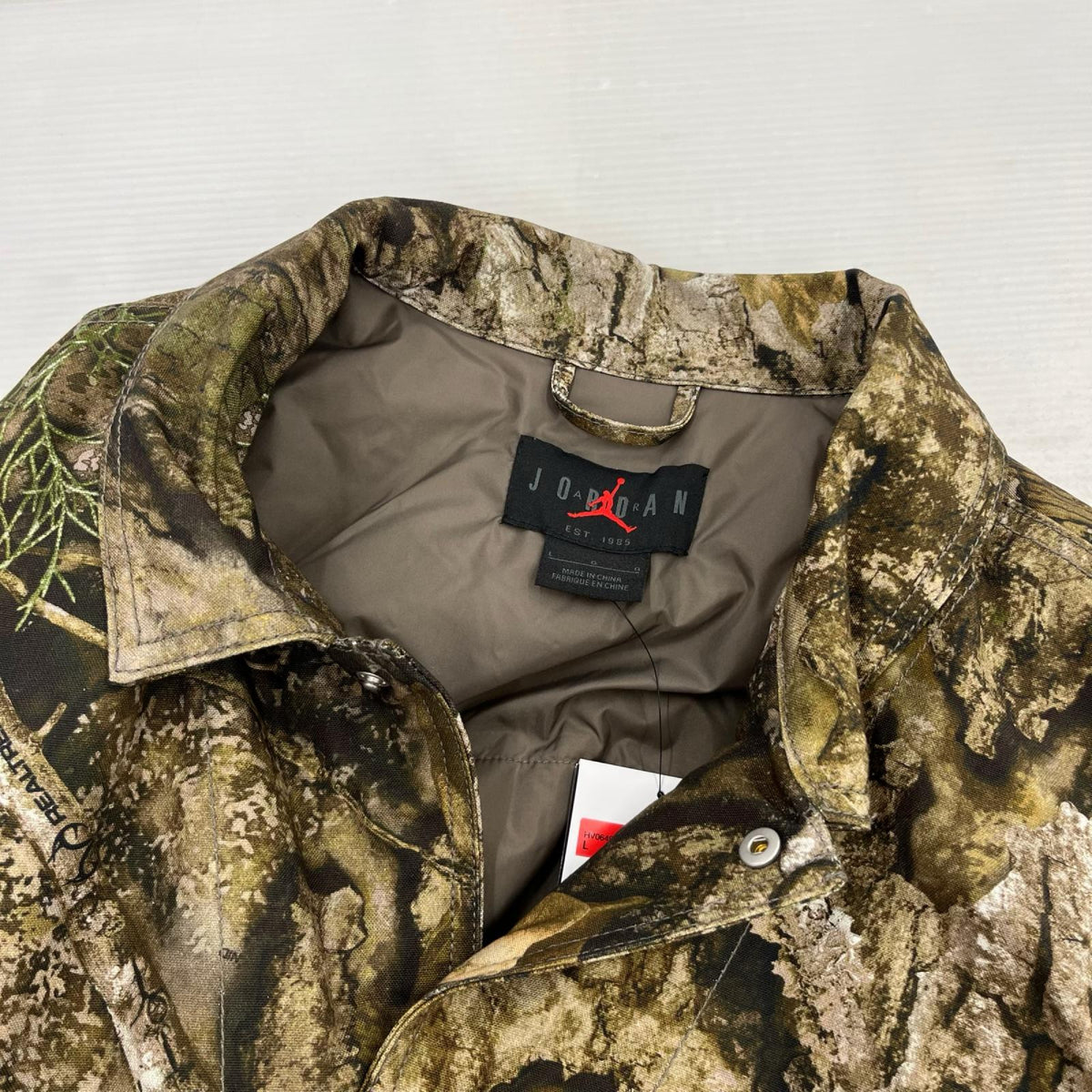 ブルゾン M J FLT CHI JKT RLT MEDIUM OLIVE/SAIL-L L