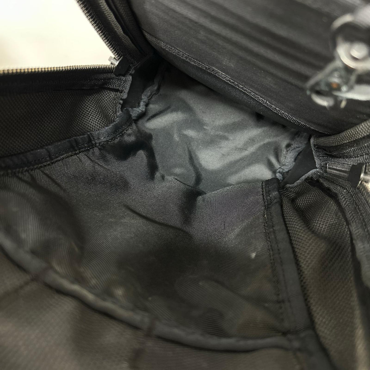 ショルダーバッグ SLING SHOULDER BAG ブラック