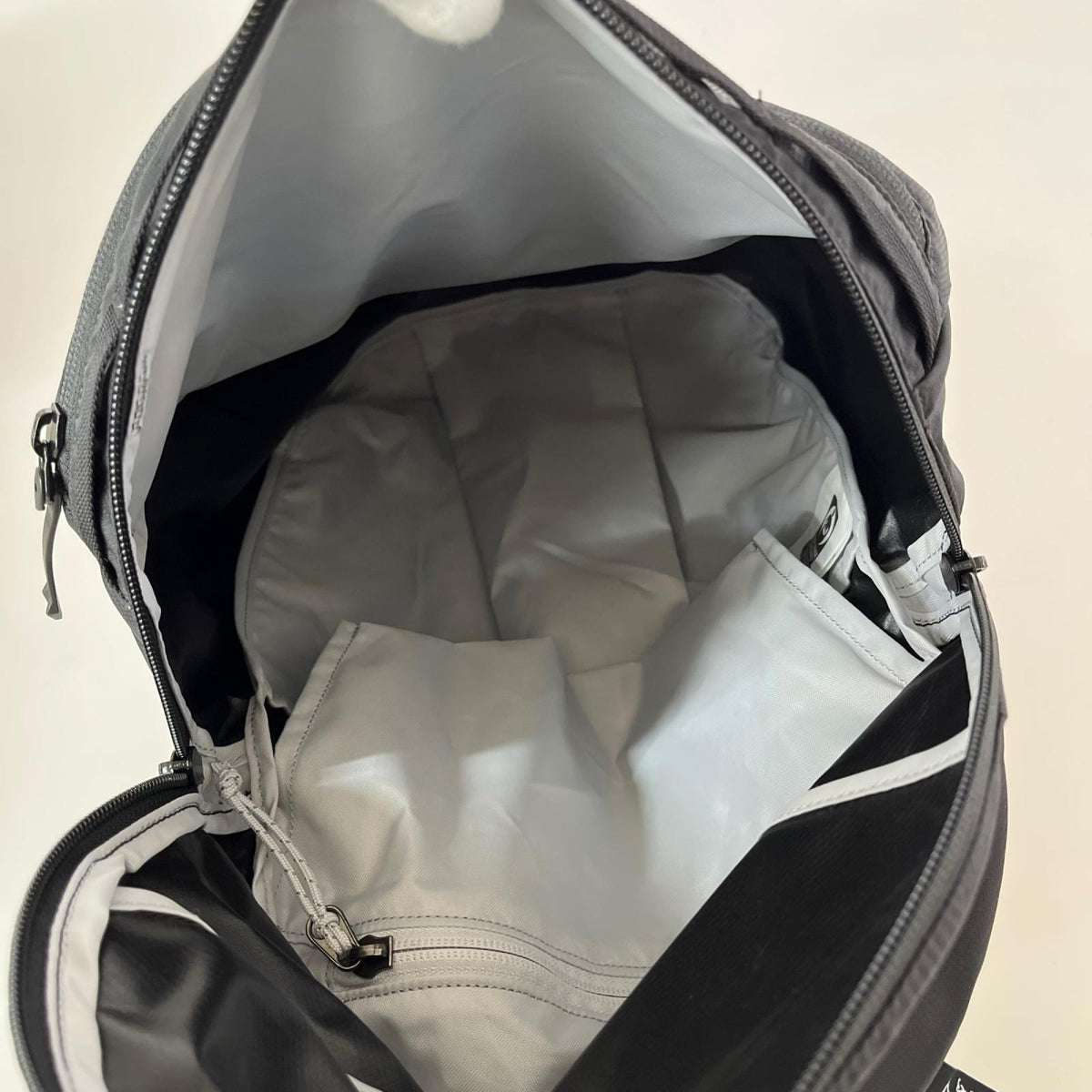 リュック・デイパック HELIAD 15 BACKPACK ブラック ブラック