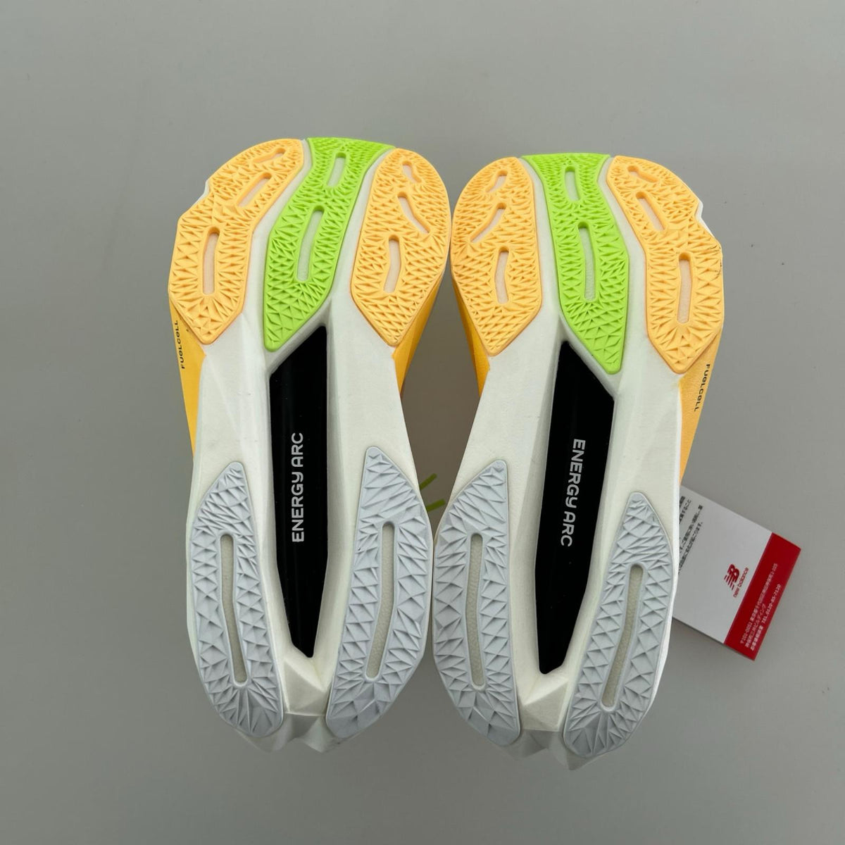 シューズ FuelCell SuperComp Elite v4 24.5cm (US6 1/2 UK6 EU39) マルチカラー