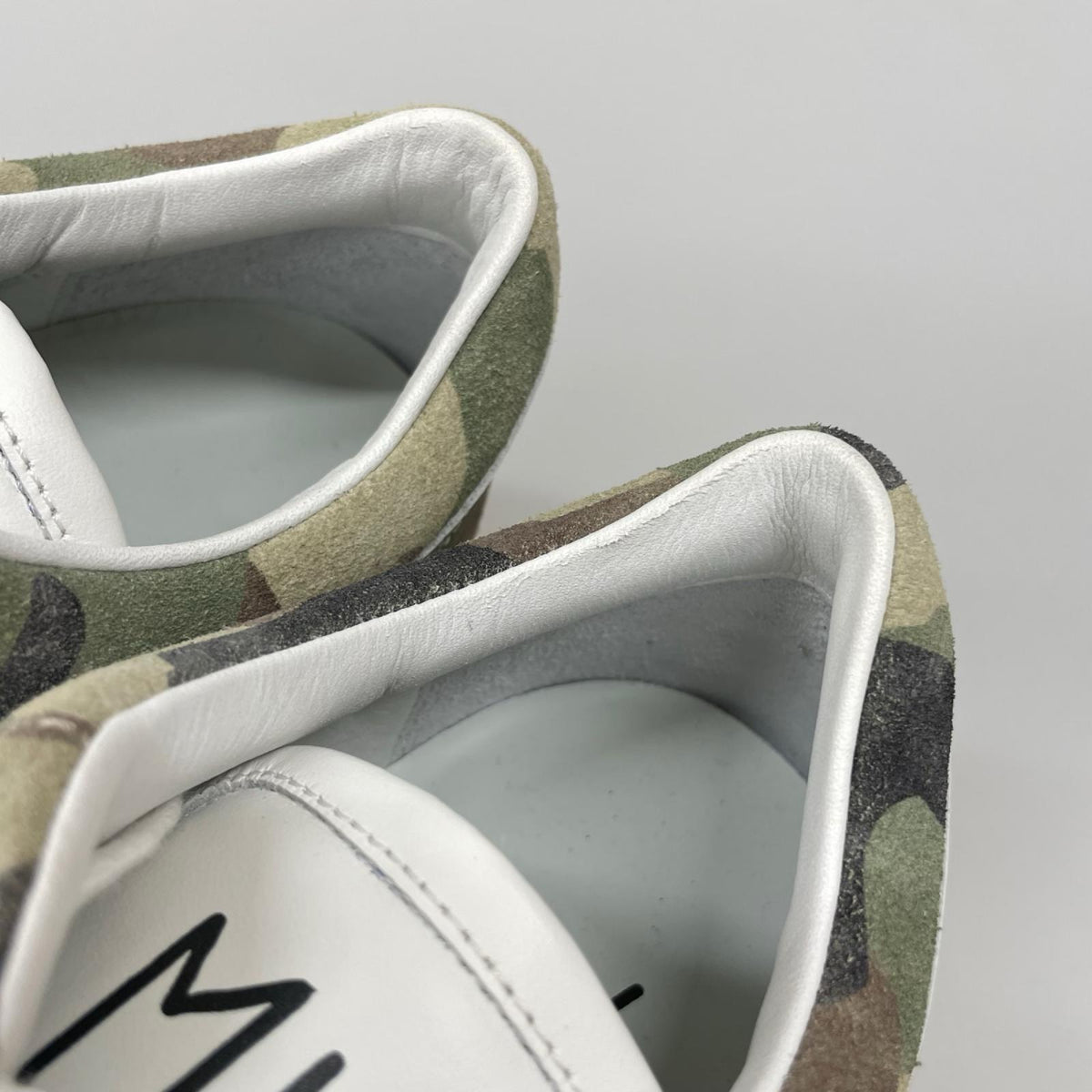 スニーカー MIKE DON’T DO IT MIK CAMOUFLAGE レザースニーカー 40 40 ホワイト