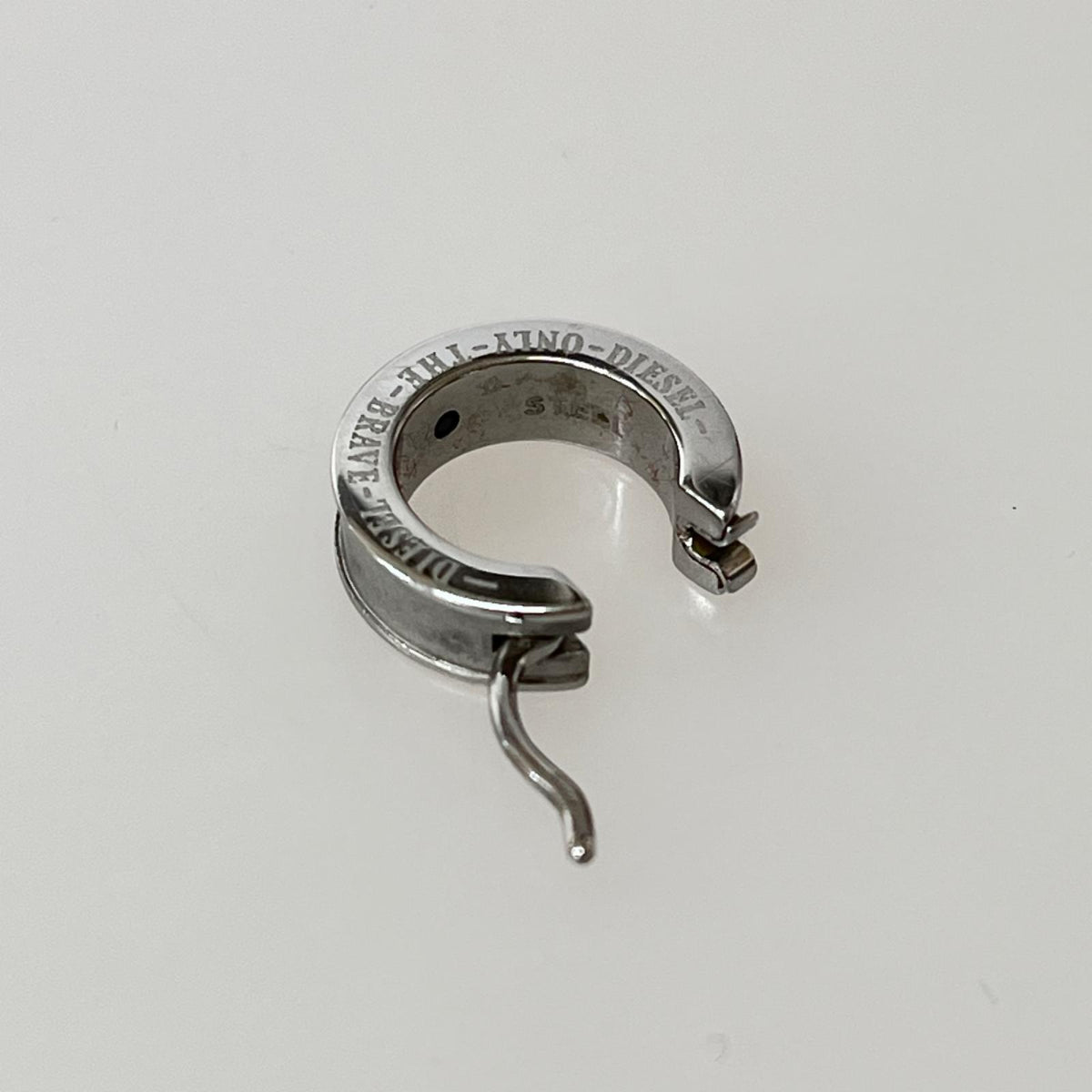 その他アクセサリー ロゴフープピアス シルバー