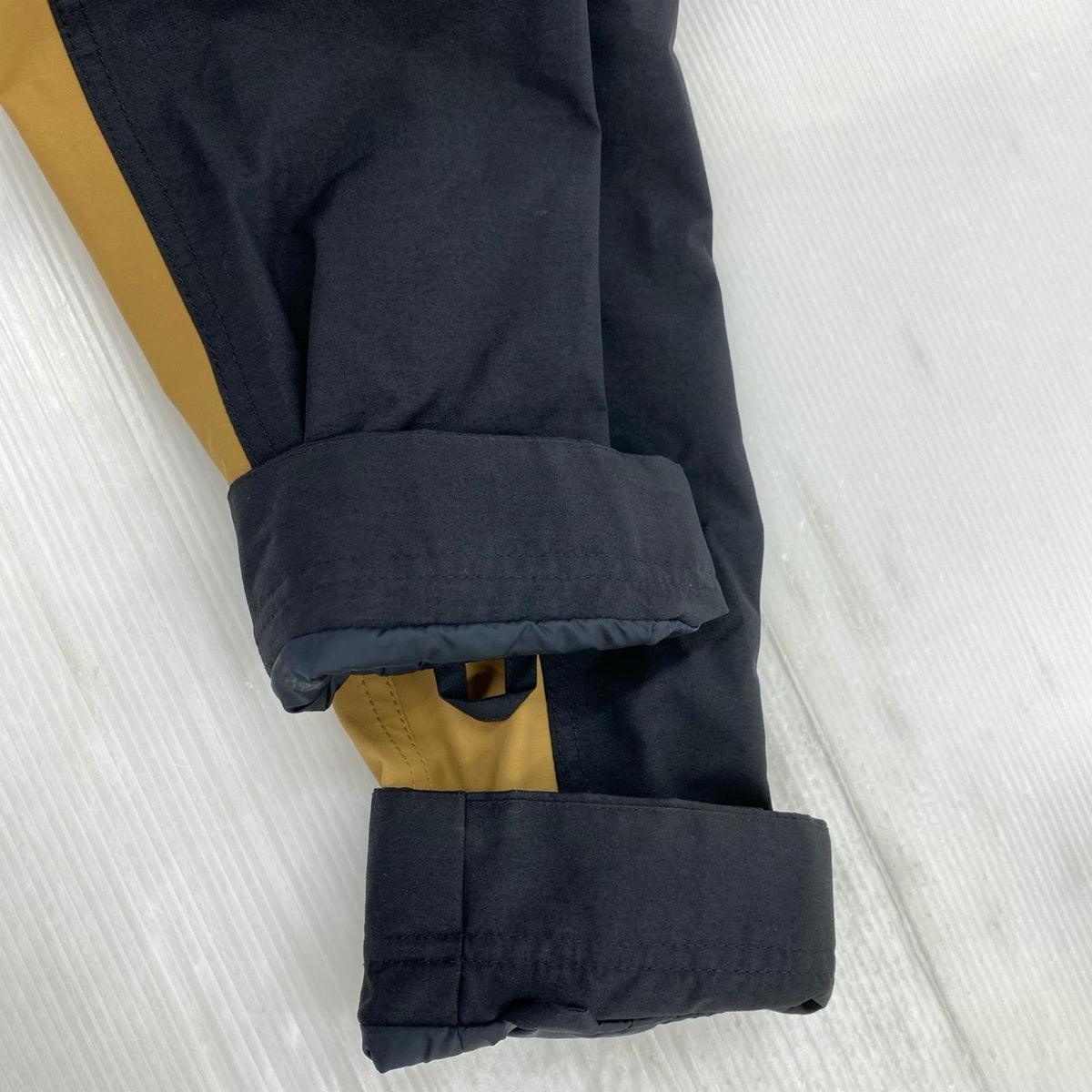 マウンテンパーカー MOUNTAIN LIGHT JACKET GORE-TEX ベージュ L L ベージュ