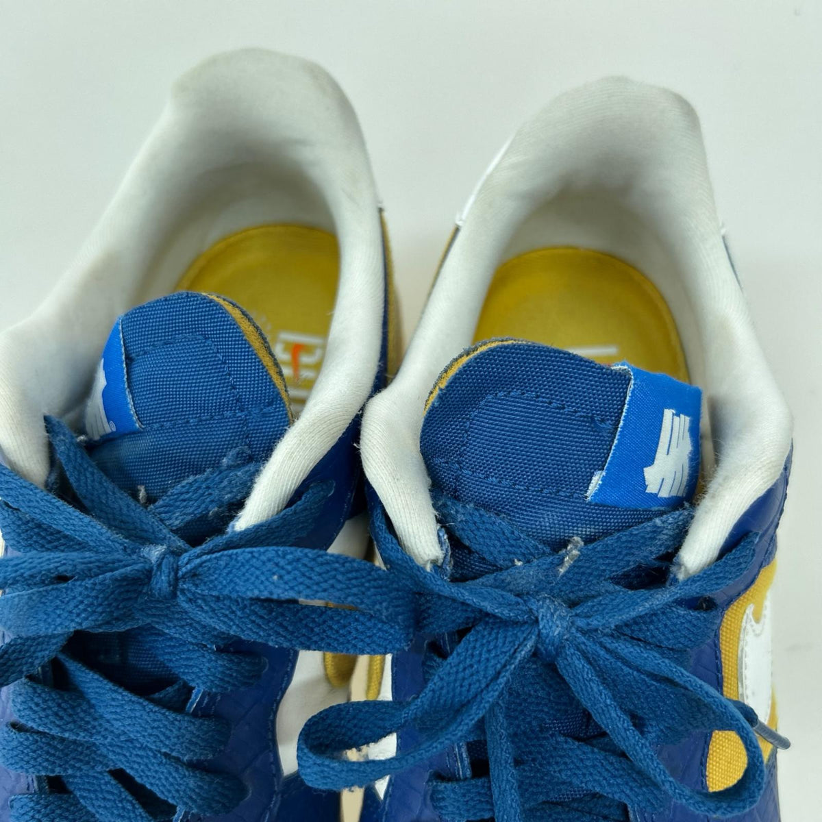 スニーカー AIR FORSE 1 LOW SP UNDEFEATED 青黄 (27.0) 27cm (US9 UK8 1/2 EU44)