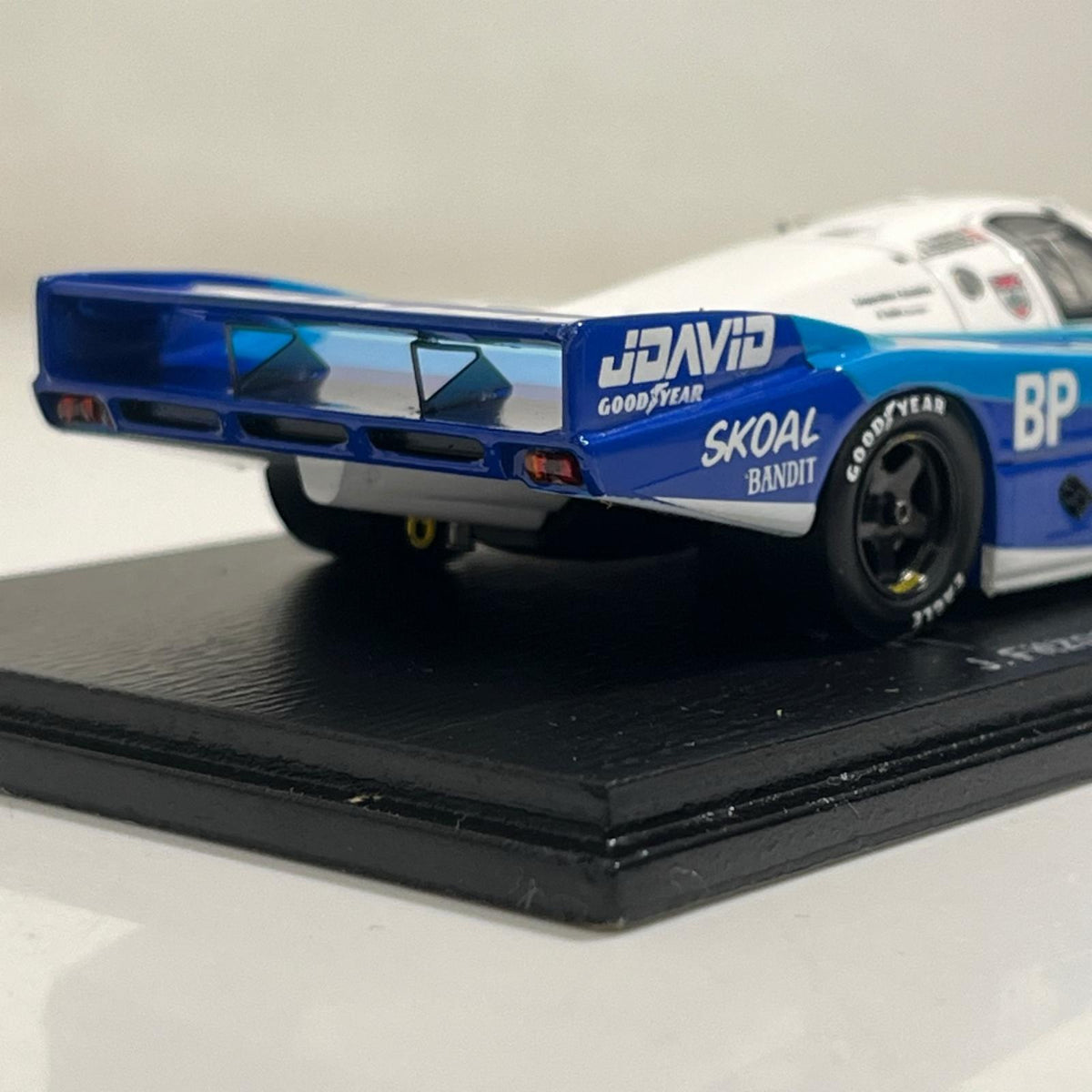 Porsche 956 Le Mans 1983 P.Henn スパーク スケールカー