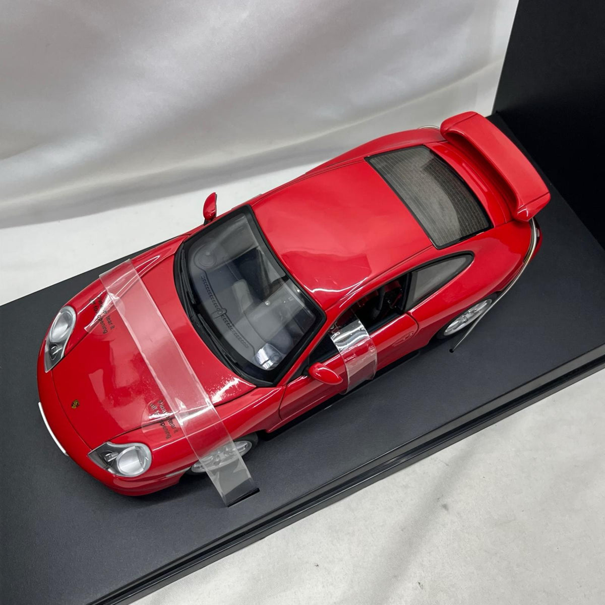 AUTO ART PORSCHE 911 GT2 2002 スケールカー
